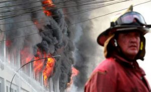 Lee más sobre el artículo Incendio devora el Museo Nacional de Rio, una joya cultural de Brasil