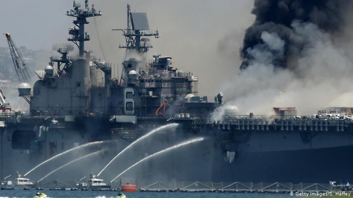 En este momento estás viendo Incendio en buque de Armada estadounidense