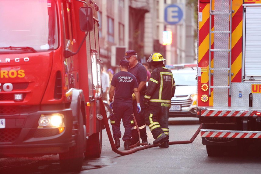 En este momento estás viendo Incendio en un apartamento en el Centro de Montevideo